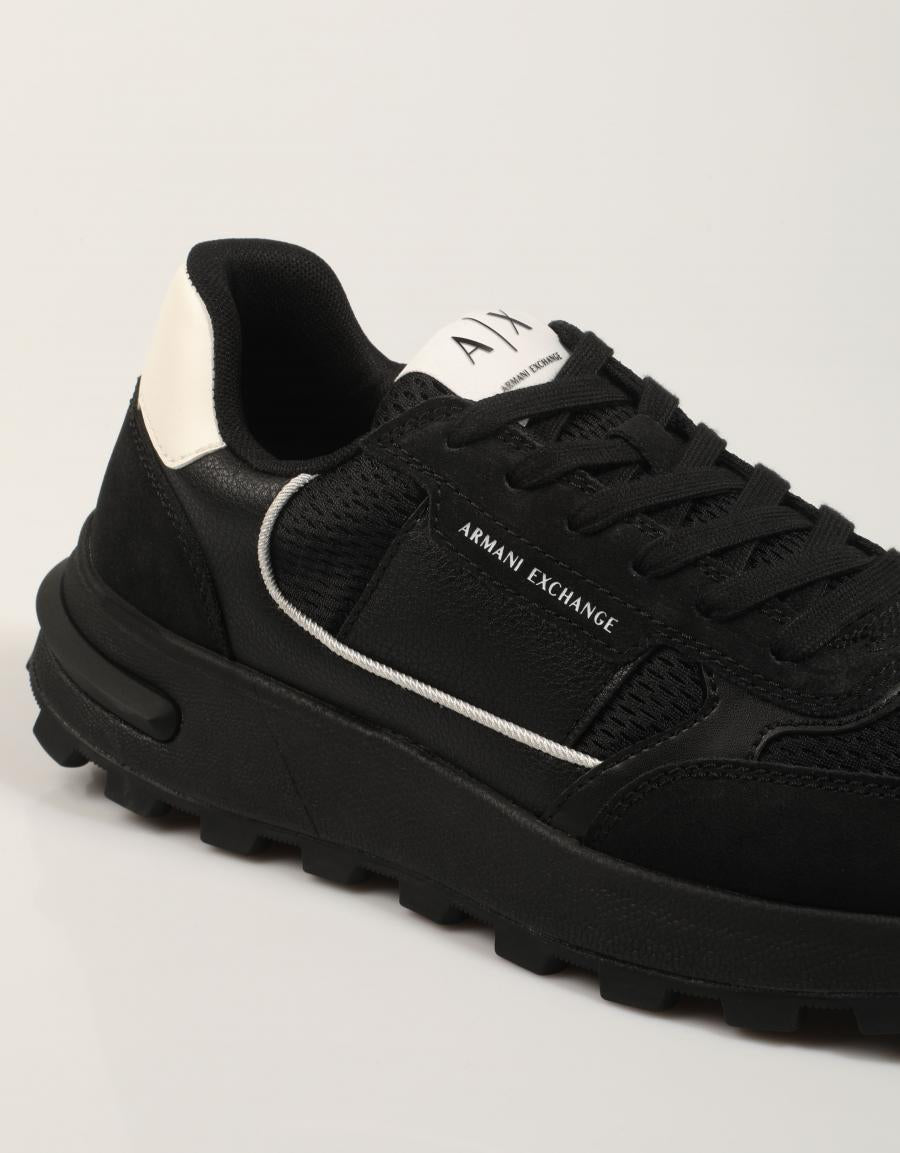 ZAPATILLAS ARMANI EXCHANGE DUSSELDORF en color Negro