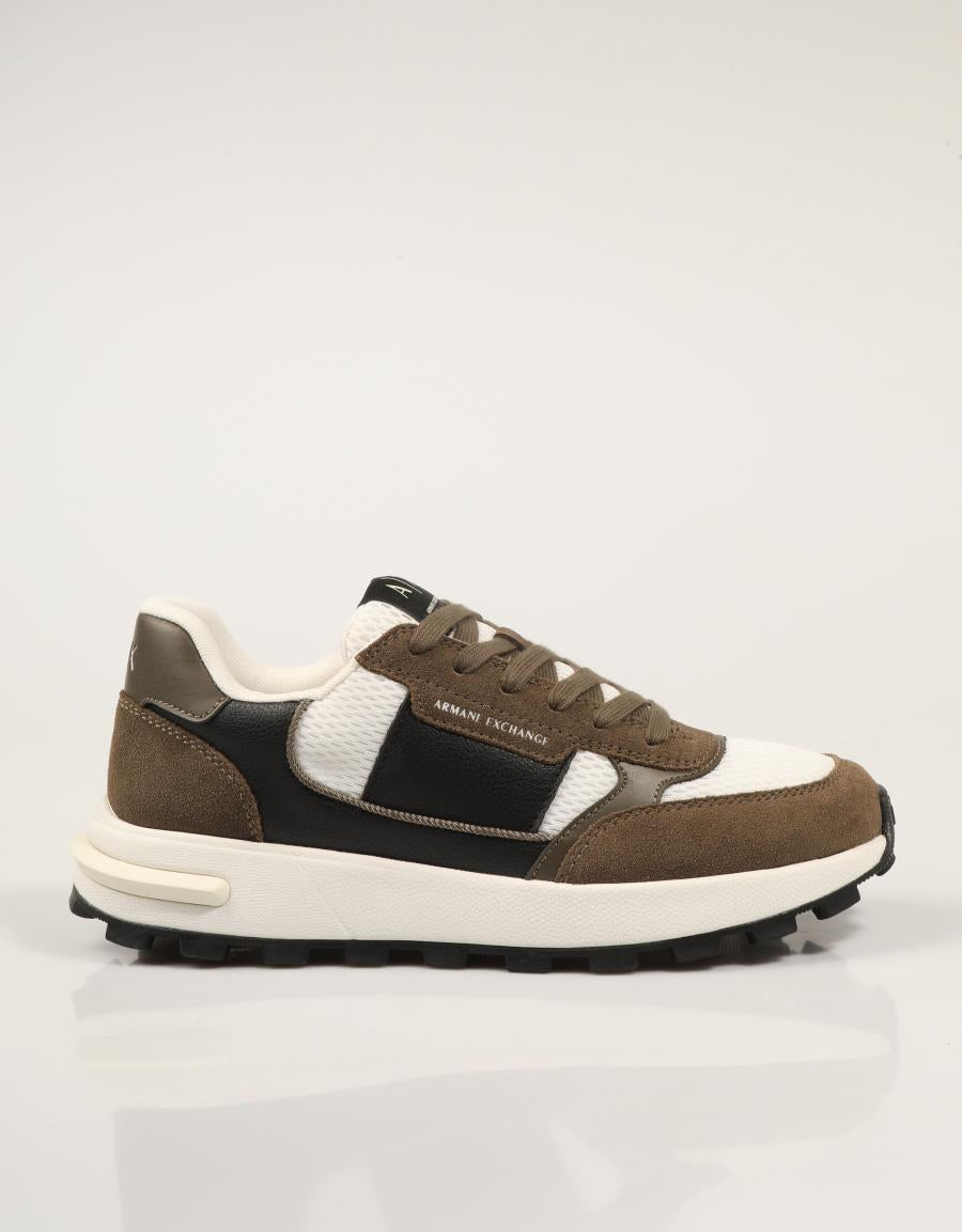 ZAPATILLAS ARMANI EXCHANGE DUSSELDORF en color Kaki