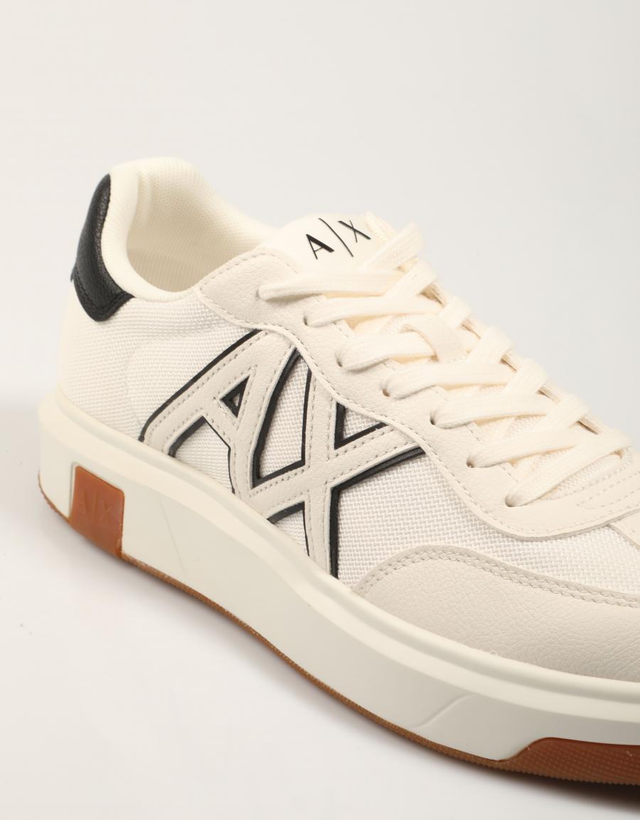 ZAPATILLAS ARMANI EXCHANGE VENICE MINI en color Blanco
