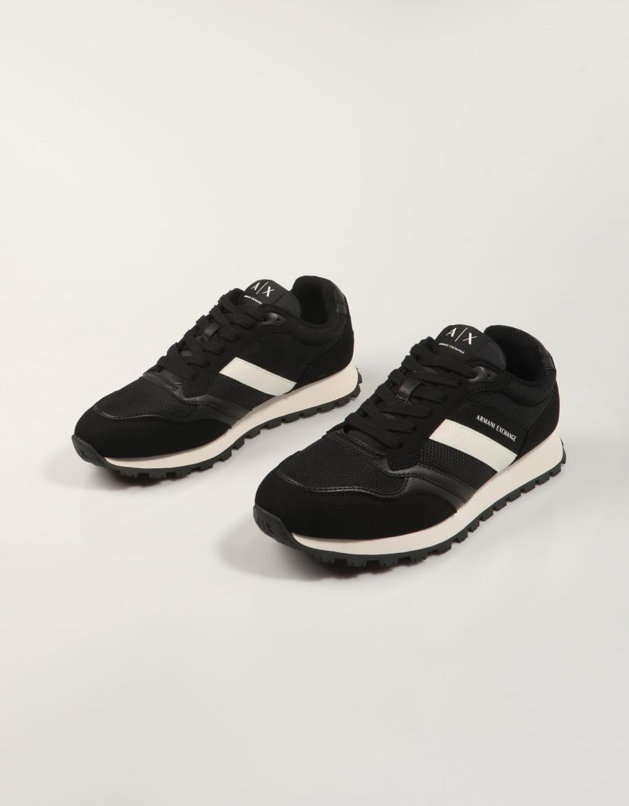 ZAPATILLAS ARMANI EXCHANGE DROP en color Negro