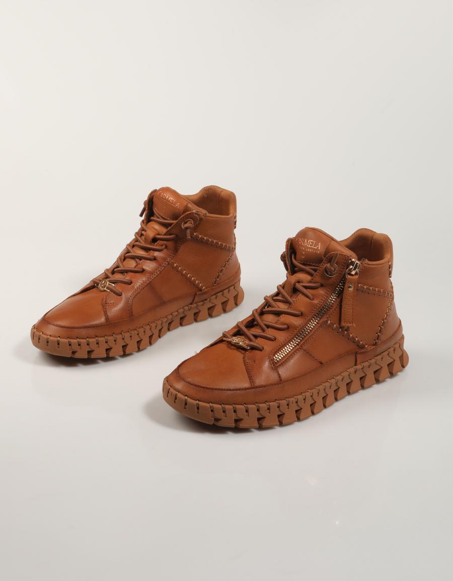 ZAPATILLAS CARMELA 162708 en color Cuero