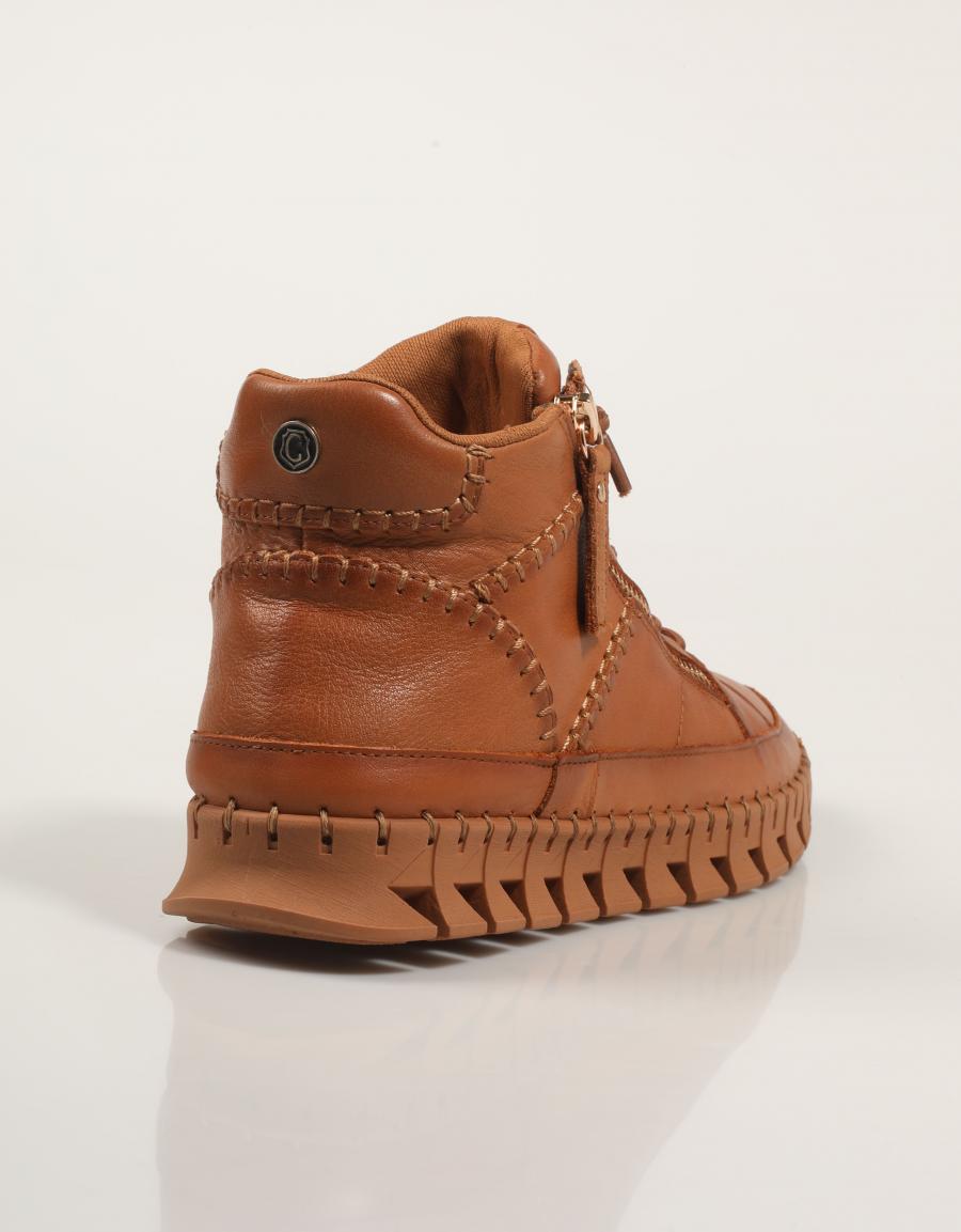 ZAPATILLAS CARMELA 162708 en color Cuero