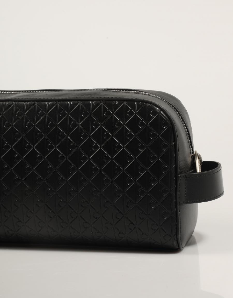 NECESER CALVIN KLEIN EMBOSSED EMBLEM WASHBAG en color Negro
