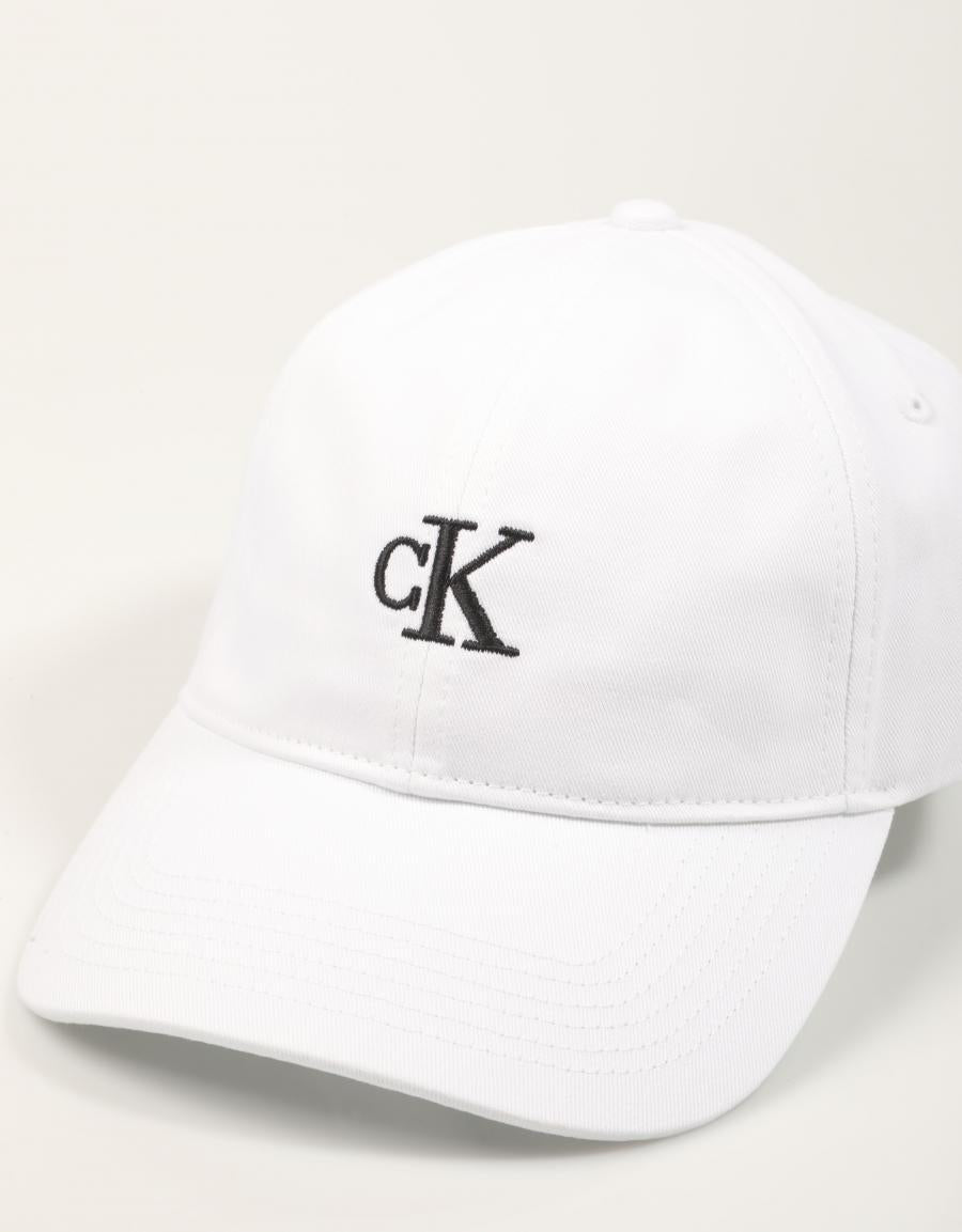 GORRA CALVIN KLEIN MONOGRAM EMBROIDERY BASEBALL CAP en color Blanco