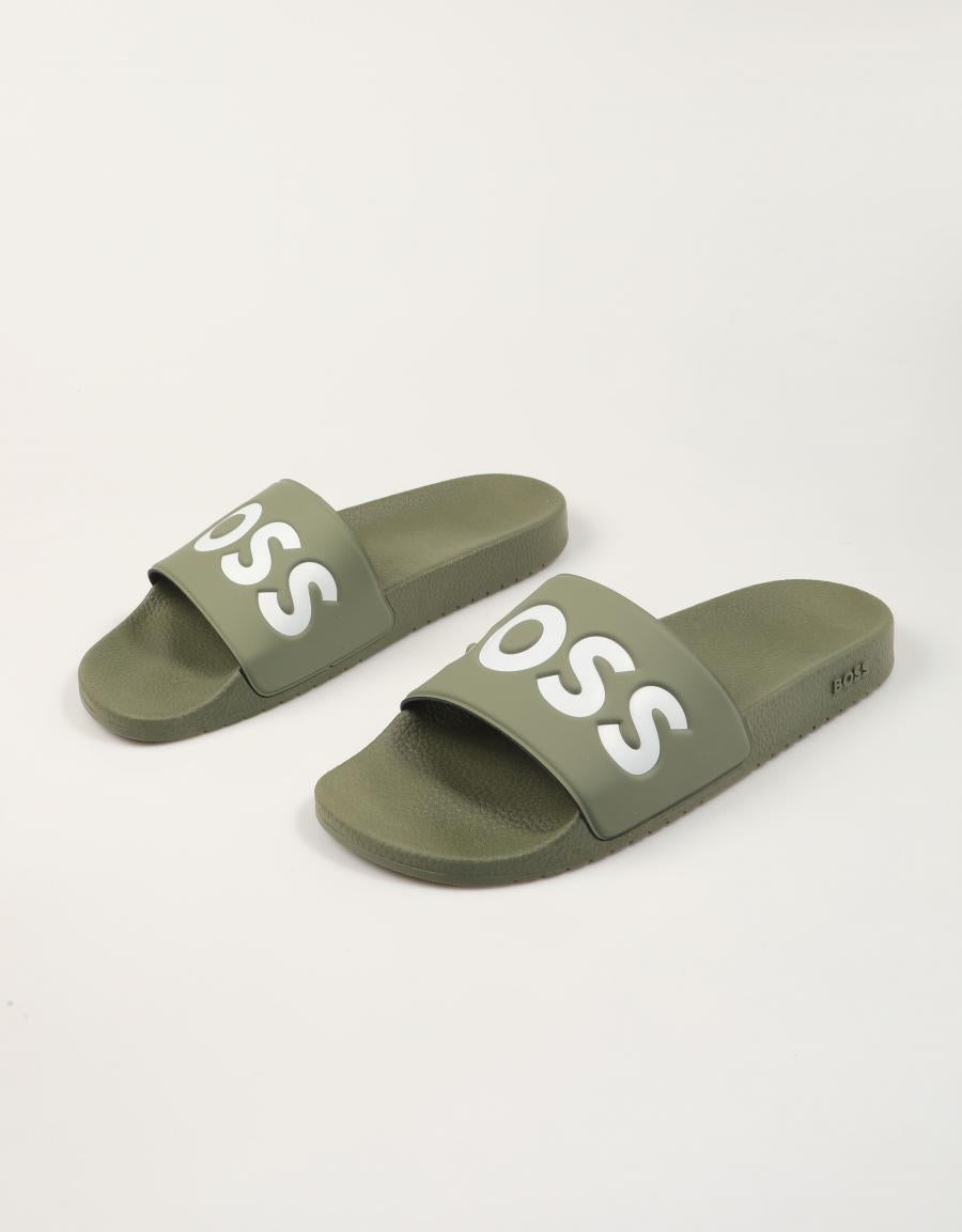 CHANCLAS BOSS ARYEH SLIDE en color Kaki