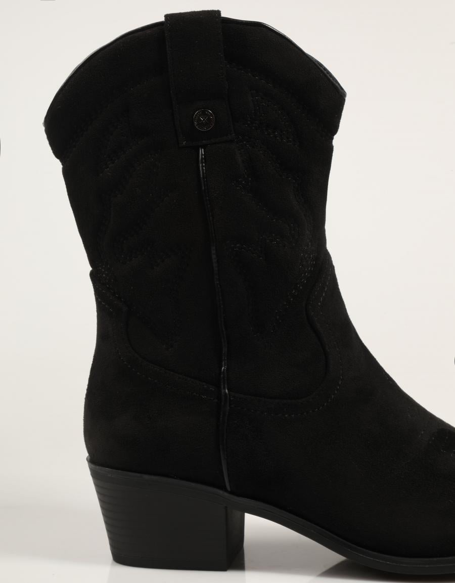 BOTAS XTI 144307 en color Negro