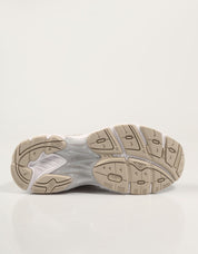 ZAPATILLAS ASICS GT 2160 en color Blanco