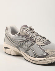 ZAPATILLAS ASICS GT 2160 en color Taupe