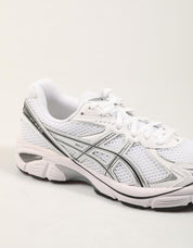 ZAPATILLAS ASICS GT 2160 en color Blanco