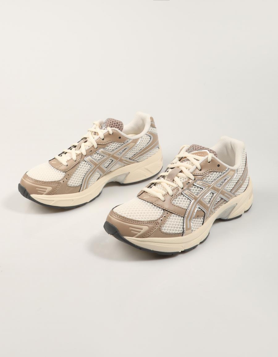 ZAPATILLAS ASICS GEL 1130 en color Beige
