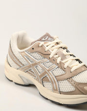 ZAPATILLAS ASICS GEL 1130 en color Beige