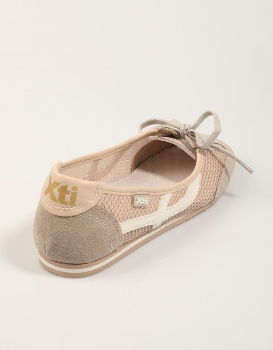 ZAPATILLAS XTI  en color Beige