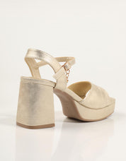 SANDALIAS XTI SANDALIA ORO 141471 en color Oro