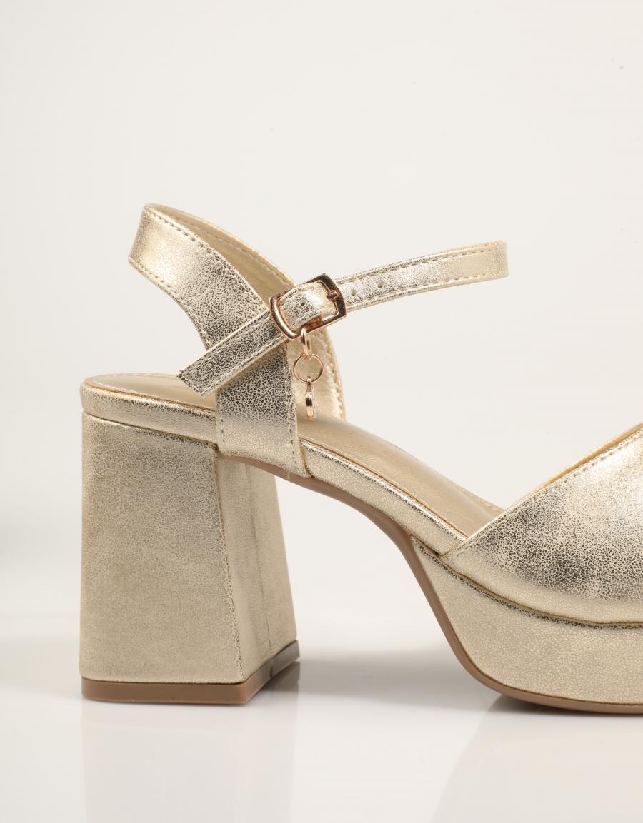 SANDALIAS XTI SANDALIA ORO 141471 en color Oro