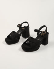 SANDALIAS XTI SANDALIA NEGRO 145288 en color Negro