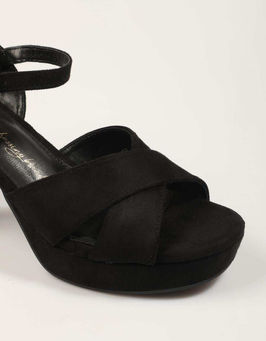 SANDALIAS XTI SANDALIA NEGRO 145288 en color Negro