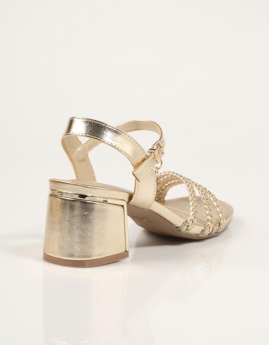 SANDALIAS XTI SANDALIA ORO 145439 en color Oro
