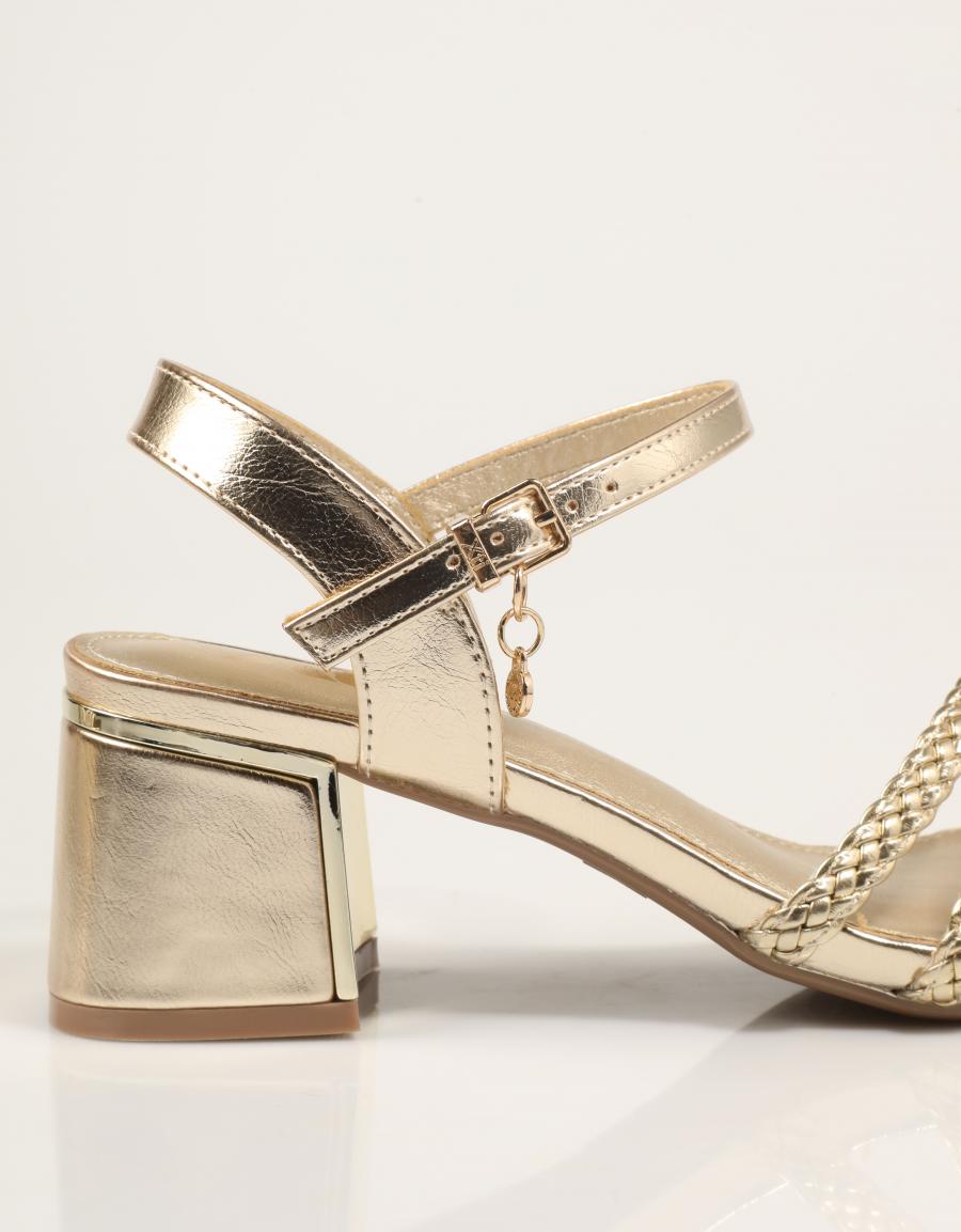 SANDALIAS XTI SANDALIA ORO 145439 en color Oro