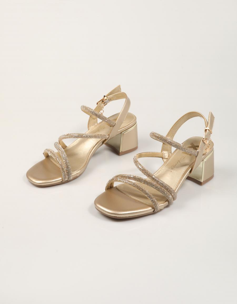 SANDALIAS XTI SANDALIA ORO 145260 en color Oro