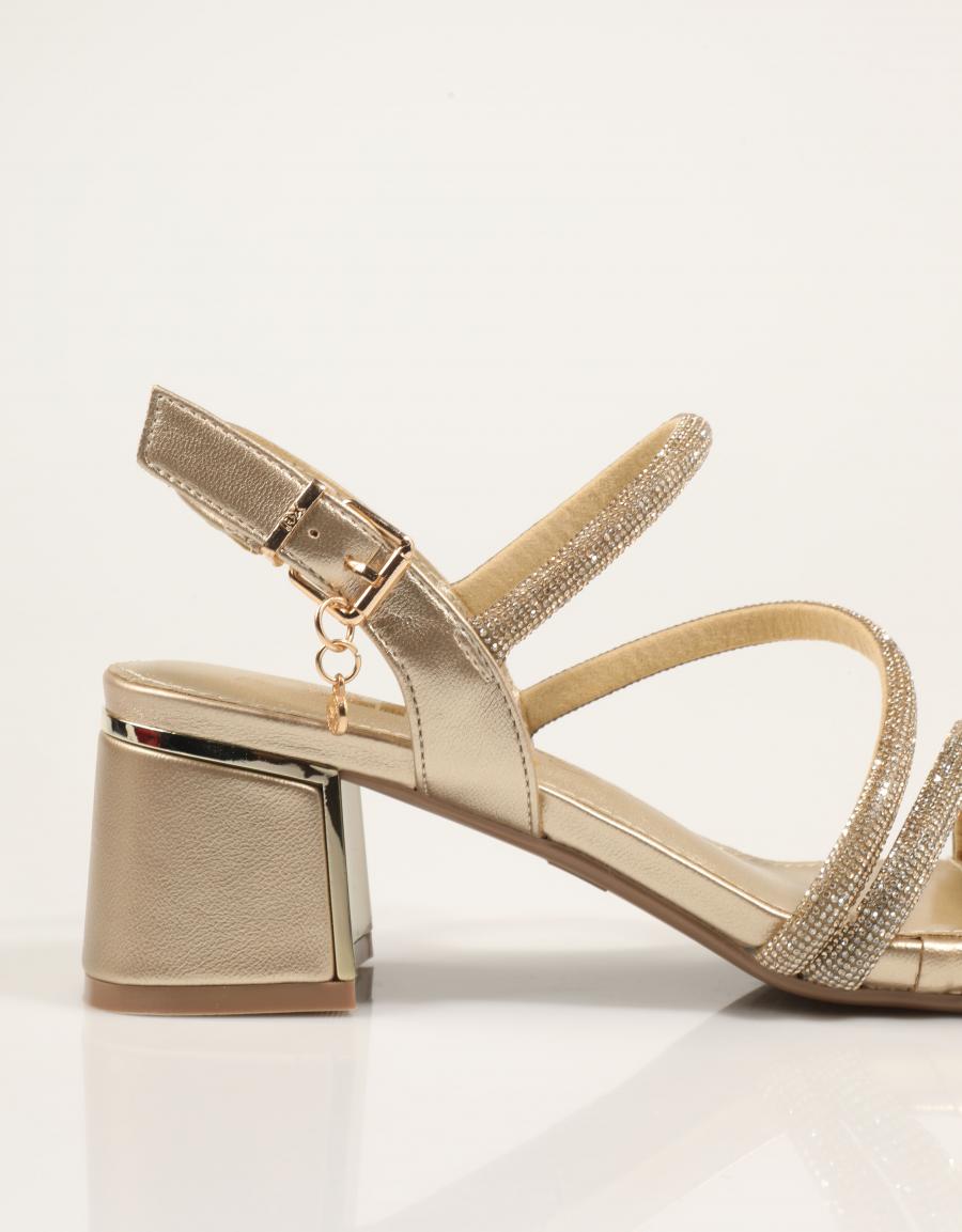 SANDALIAS XTI SANDALIA ORO 145260 en color Oro