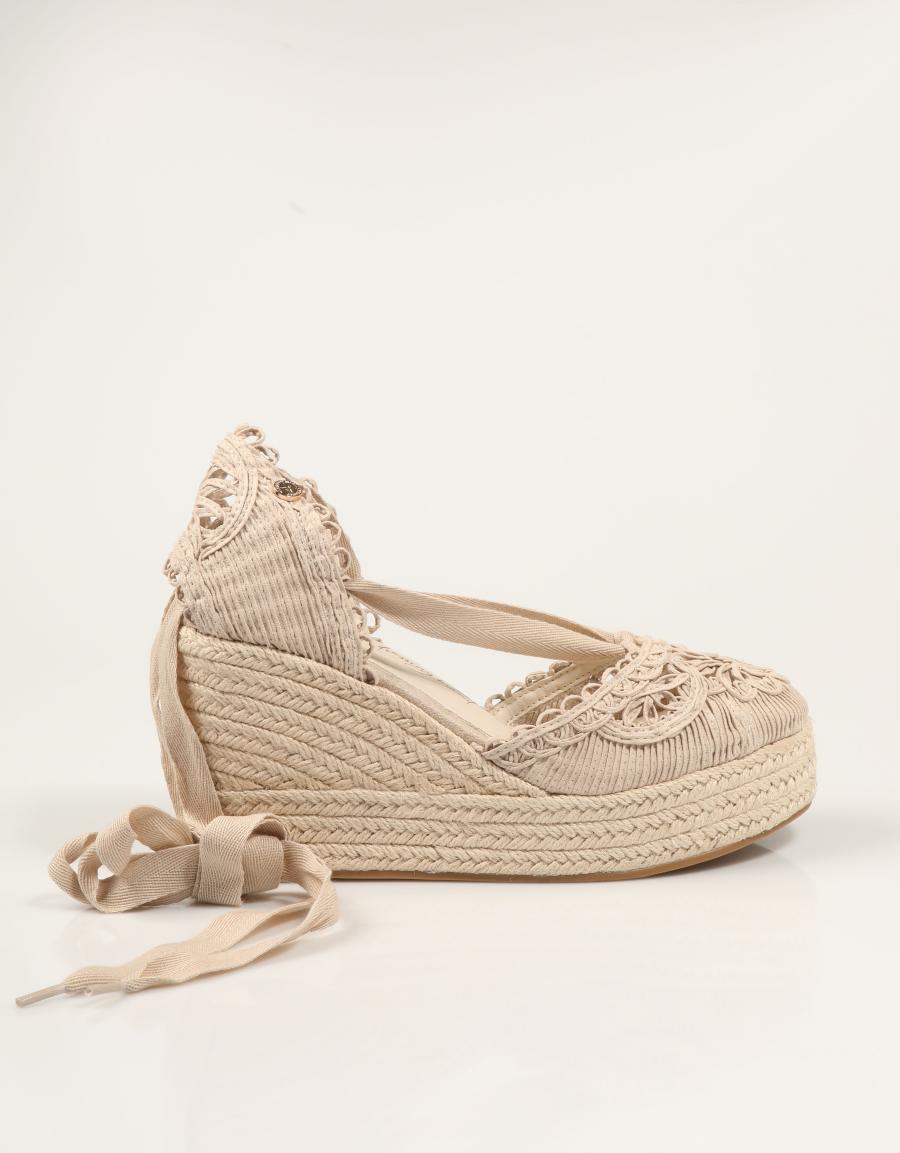 ESPARDEÑAS XTI CUÑA TEX BEIGE en color Beige