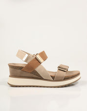 SANDALIAS XTI SANDALIA CUÑA BEIGE en color Marron