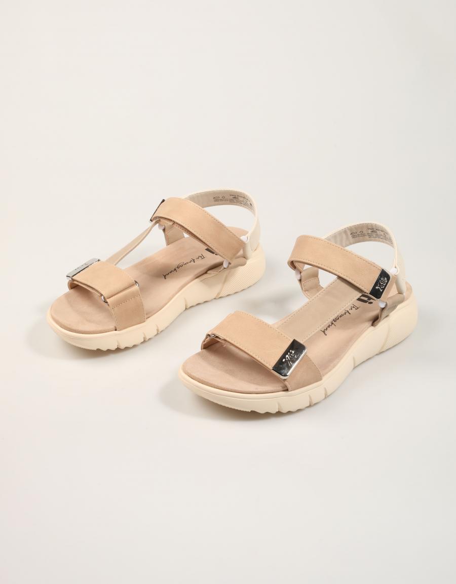 SANDALIAS XTI SANDALIA C BEIGE en color Beige
