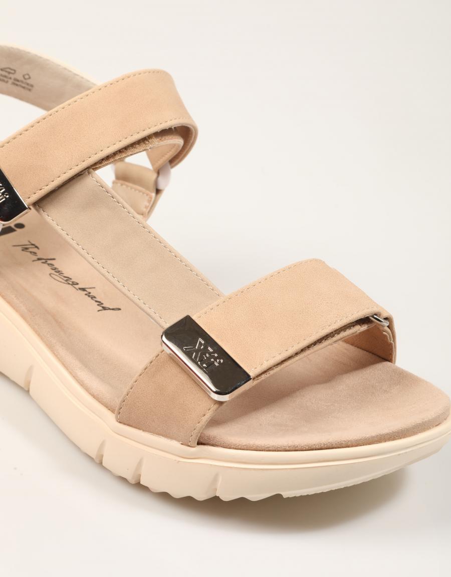 SANDALIAS XTI SANDALIA C BEIGE en color Beige