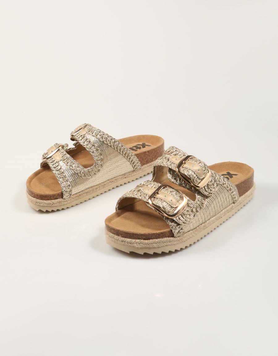 SANDALIAS XTI SANDALIA C ORO en color Oro