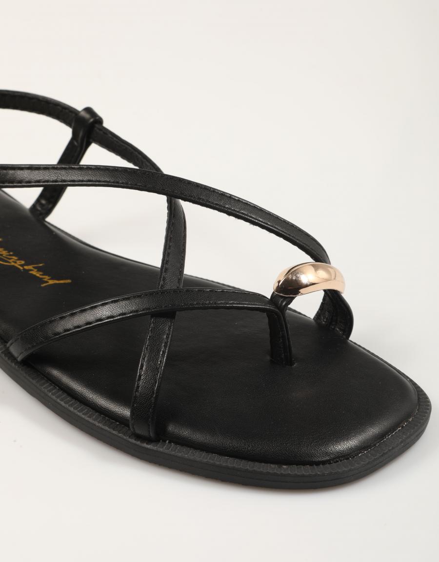 SANDALIAS XTI SANDALIA DEDO NEGRO en color Negro