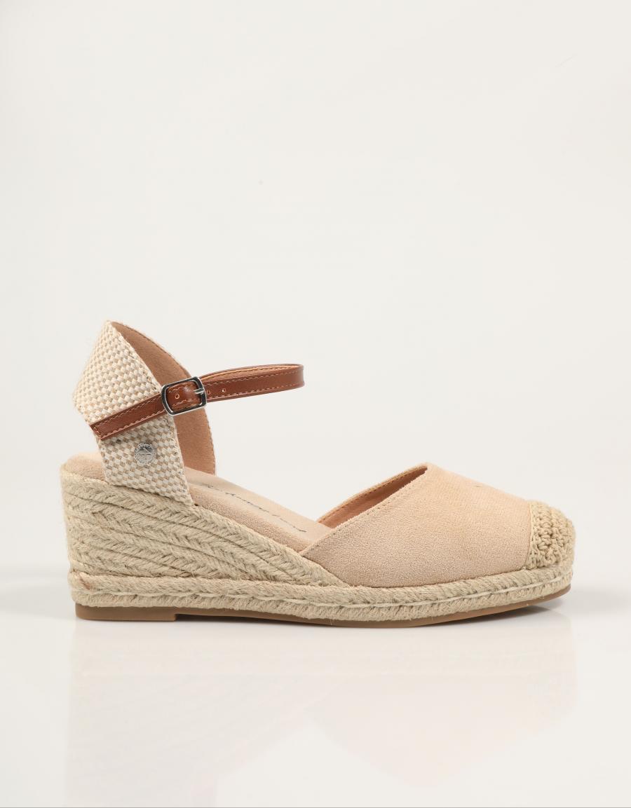 ESPARDEÑAS XTI VALENCIANA TEX ORO en color Oro