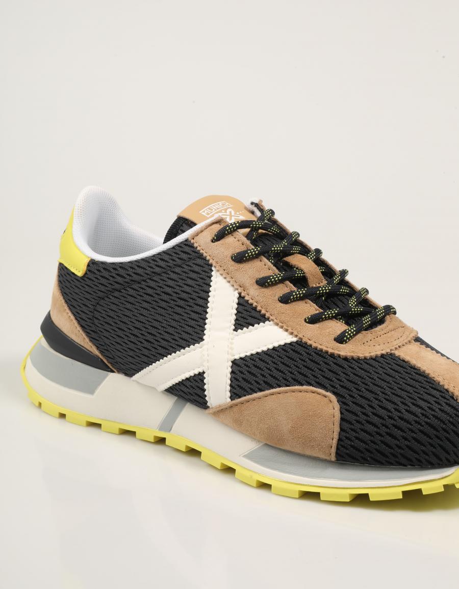 ZAPATILLAS MUNICH SAPPORO CLUB en color Azul marino