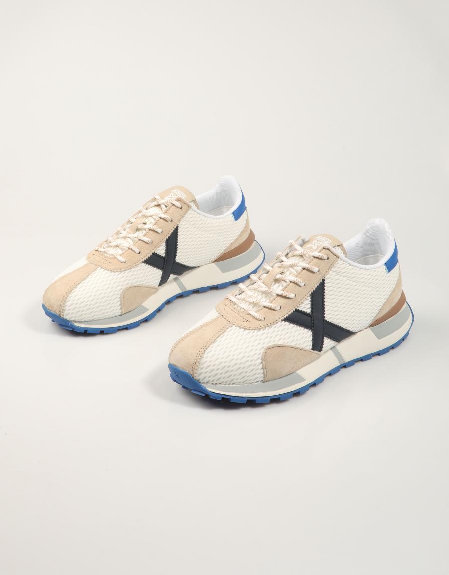 ZAPATILLAS MUNICH SAPPORO CLUB en color Blanco