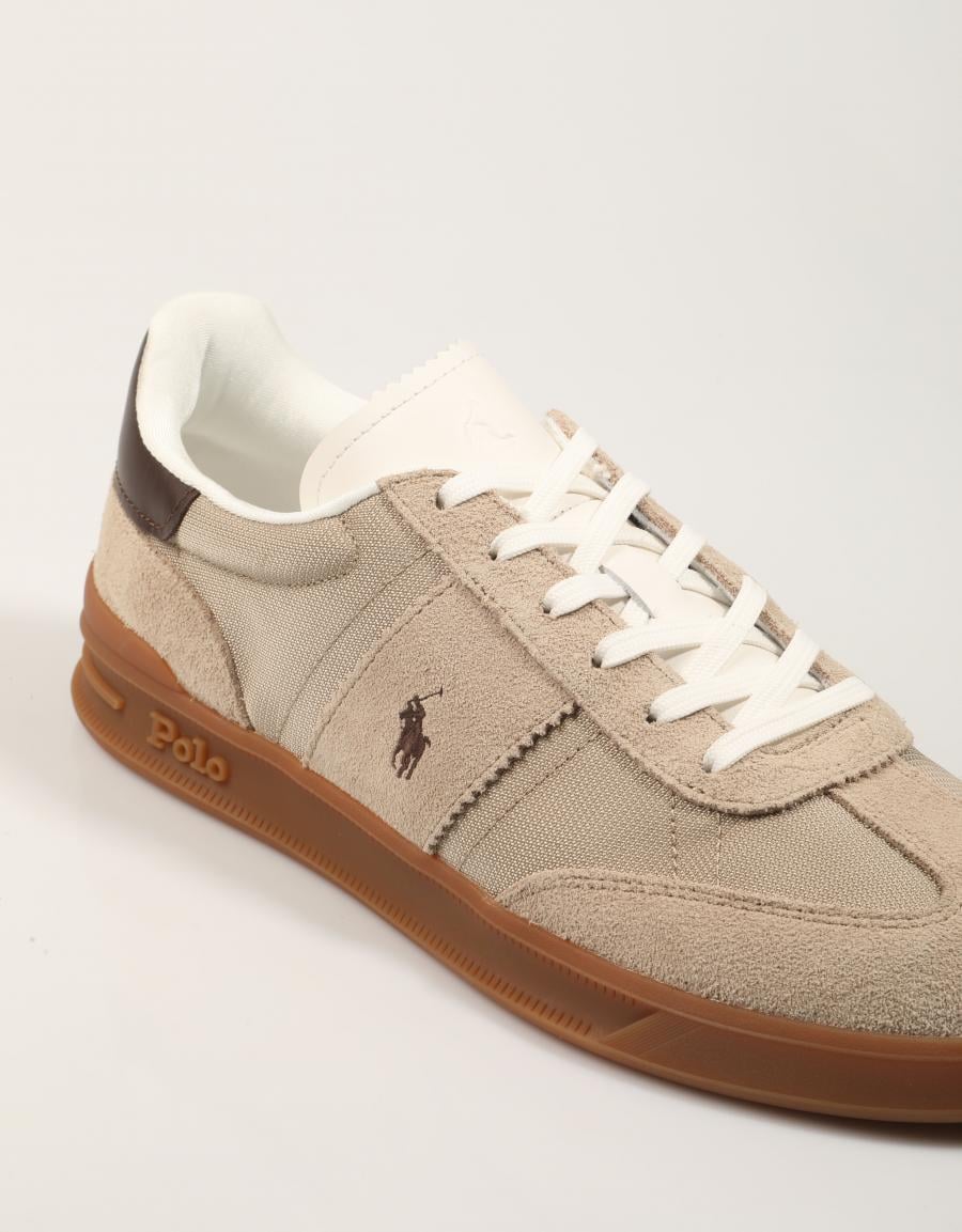 ZAPATILLAS POLO RALPH LAUREN HRT AERA PP SNEKAERS LOW TOP LAC en color Beige