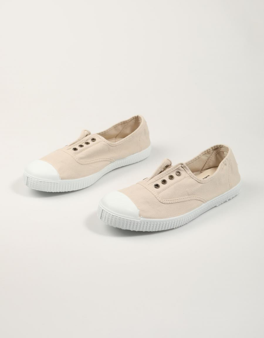 ZAPATILLAS VICTORIA  en color Hielo