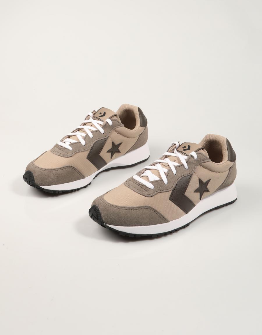 ZAPATILLAS CONVERSE OMEGA TRAINER en color Marron