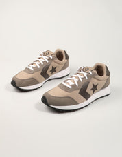 ZAPATILLAS CONVERSE OMEGA TRAINER en color Marron