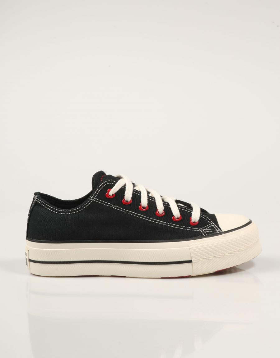 ZAPATILLAS CONVERSE CHUCK TAYLOR ALL STAR LIFT en color Negro