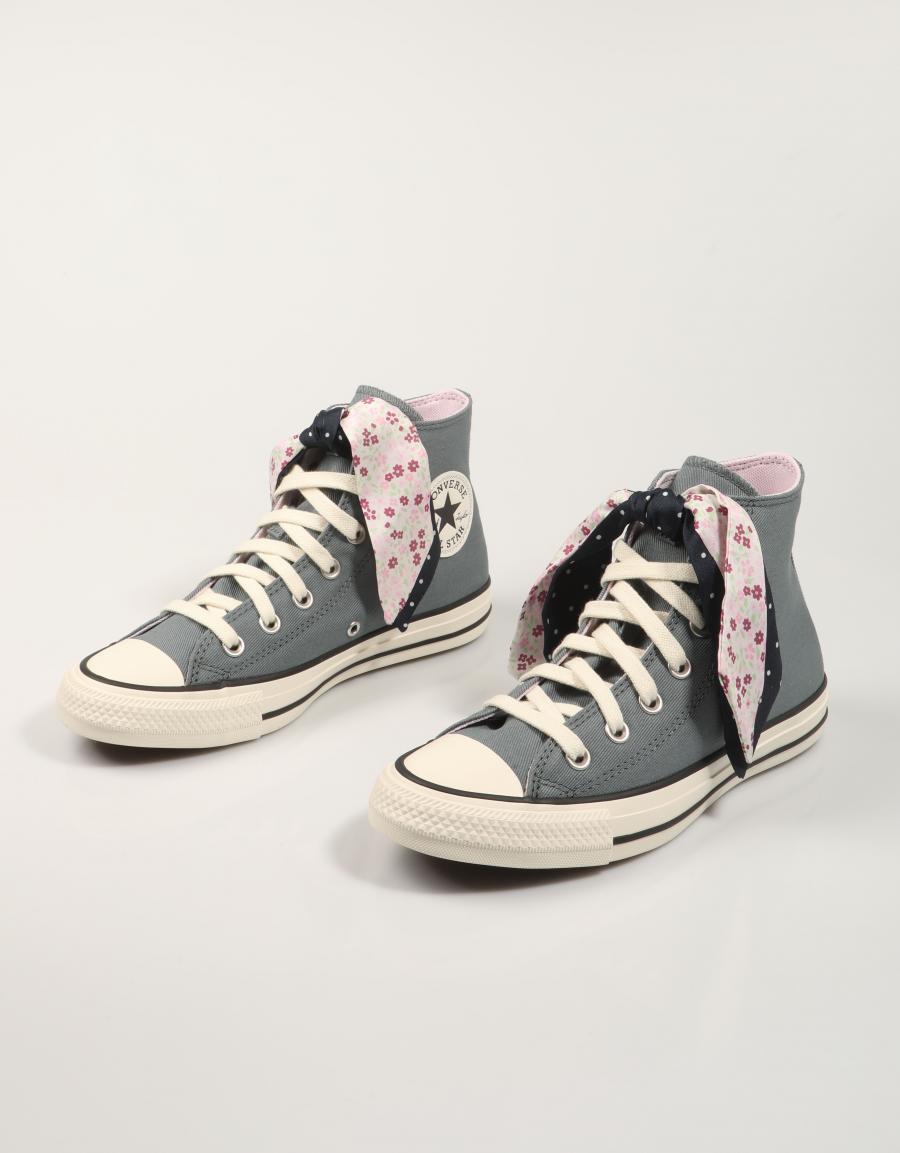 ZAPATILLAS CONVERSE CHUCK TAYLOR ALL STAR en color Azul marino