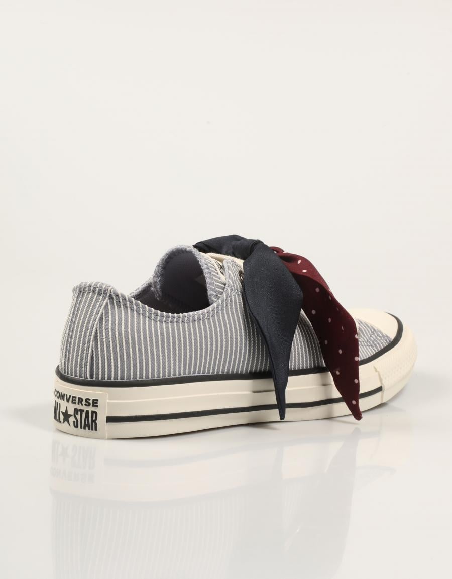 ZAPATILLAS CONVERSE CHUCK TAYLOR ALL STAR en color Azul marino