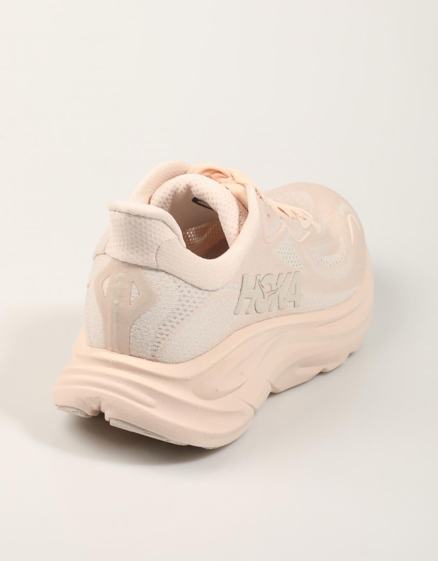 ZAPATILLAS HOKA CLIFTON 10 en color Rosa