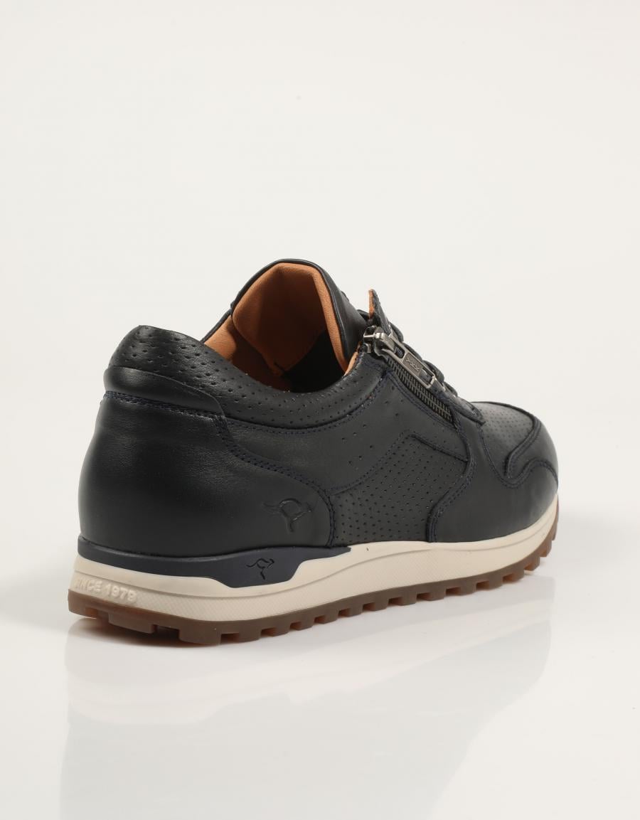 ZAPATILLAS KANGAROOS  en color Azul marino