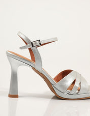 SANDALIAS REBECCA HOPE SANDALIA PLATA en color Plata