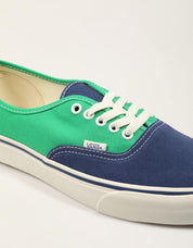 ZAPATILLAS VANS AUTHENTIC en color Azul marino