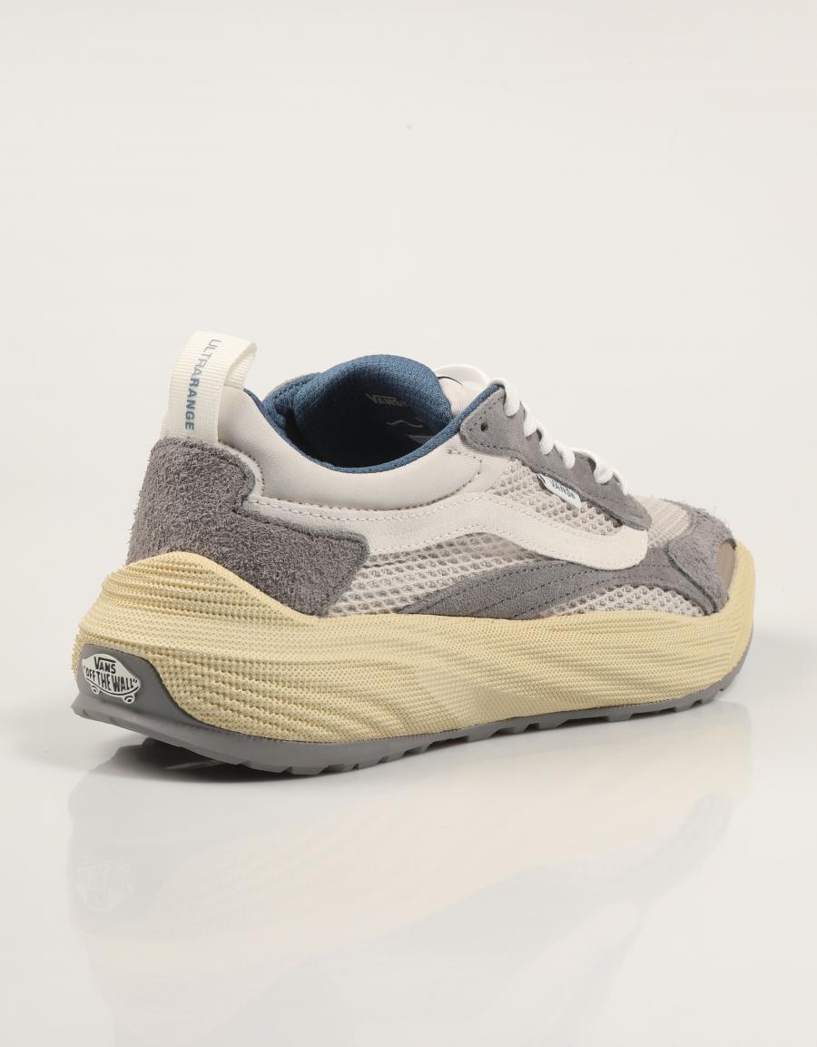 ZAPATILLAS VANS ULTRARANGE en color Beige
