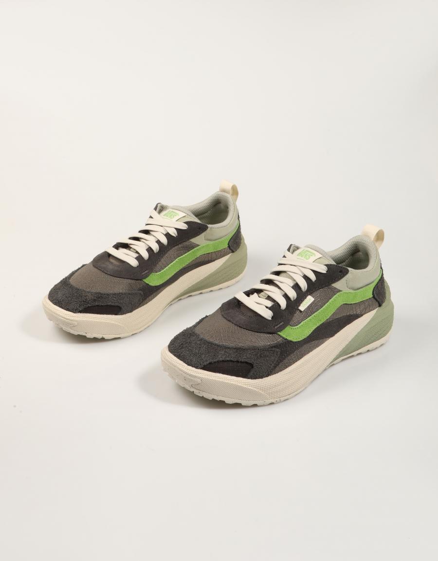 ZAPATILLAS VANS ULTRARANGE en color Negro