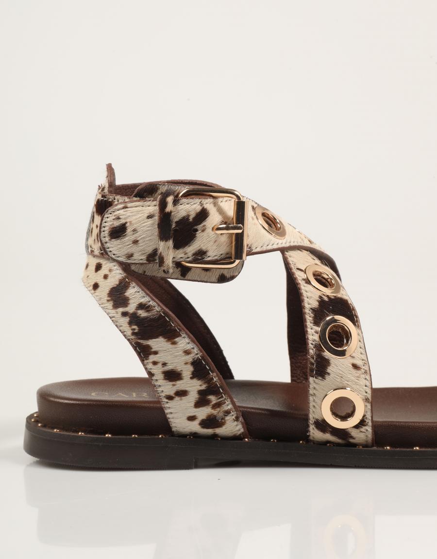 SANDALIAS CARMELA SANDALIA ARANDELAS PIEL COW en color Multicolor