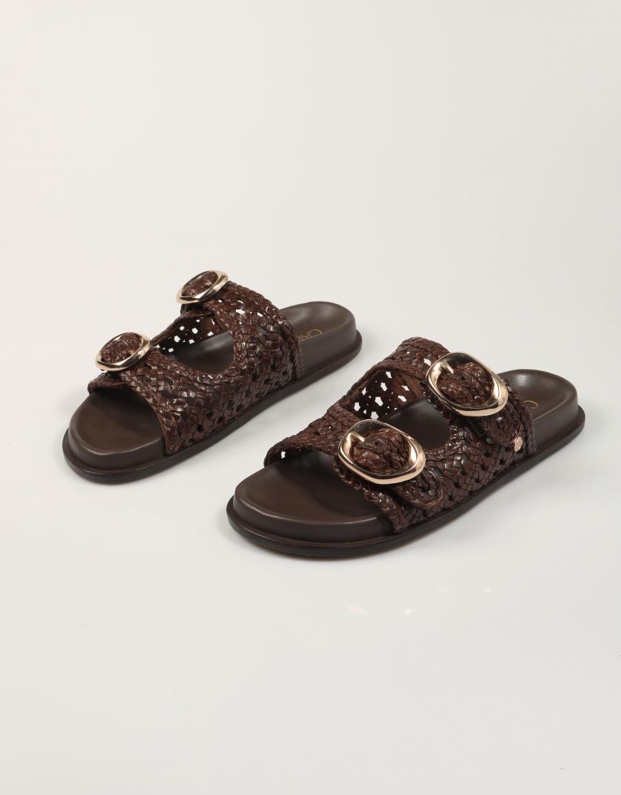 SANDALIAS CARMELA BIO TRENZADO MARRON en color Marron