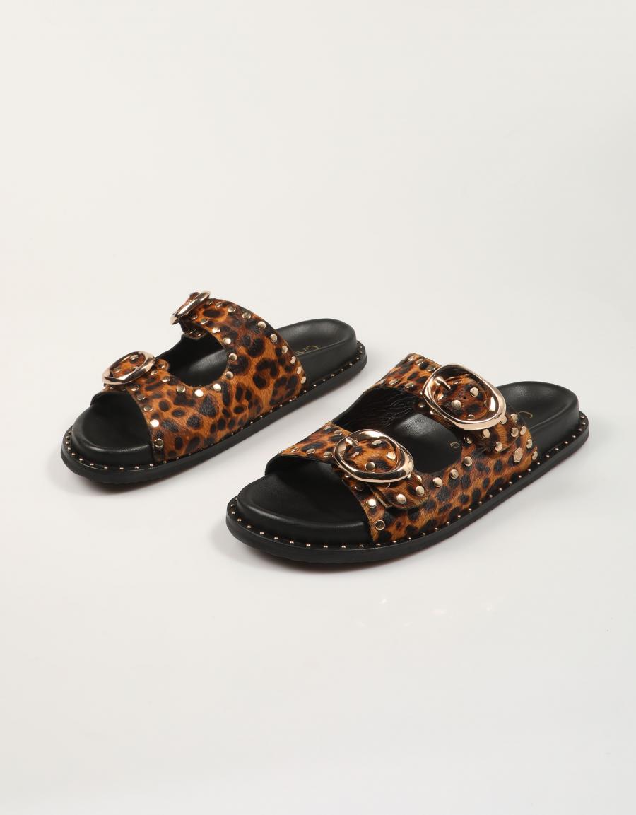 SANDALIAS CARMELA BIO LEOPARDO en color Multicolor
