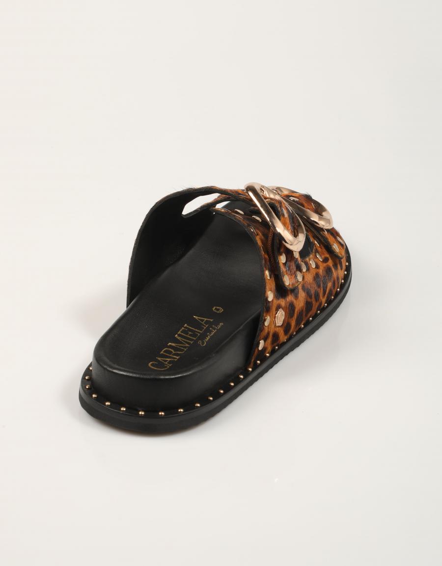 SANDALIAS CARMELA BIO LEOPARDO en color Multicolor